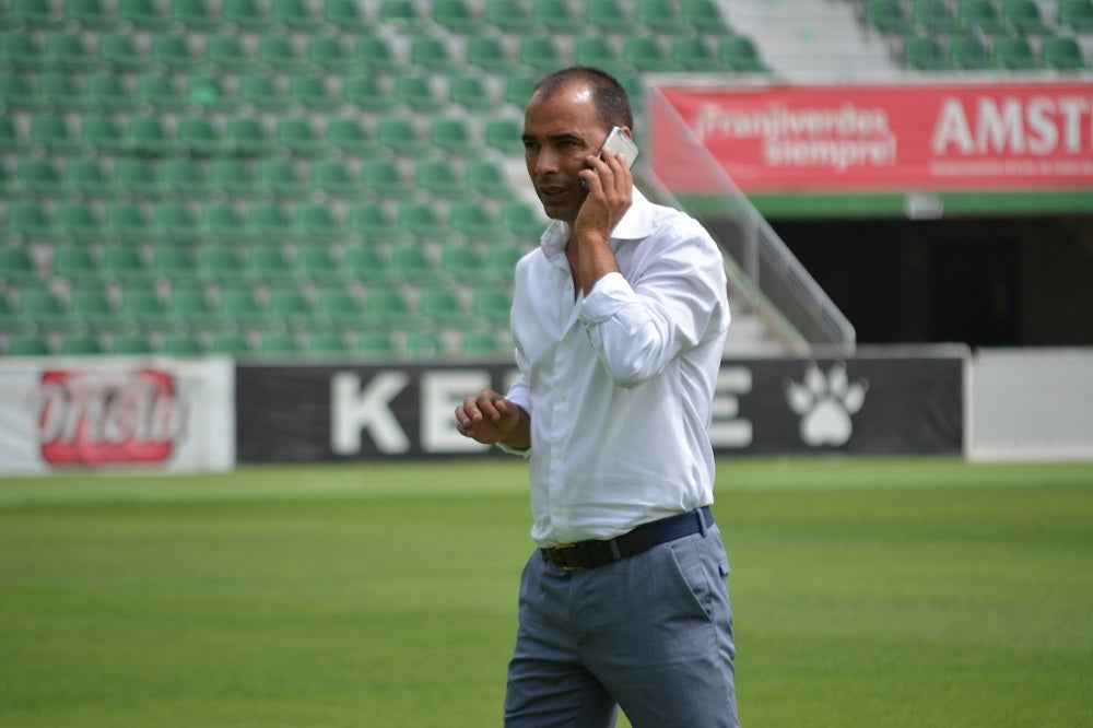 "Es un orgullo ver destacar en Primera División a jugadores que vinieron durante mi etapa en el Elche" "Es un orgullo ver destacar en Primera División a jugadores que vinieron durante mi etapa en el Elche"