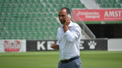 Jorge Cordero, director deportivo del Elche CF, en una de sus negociaciones