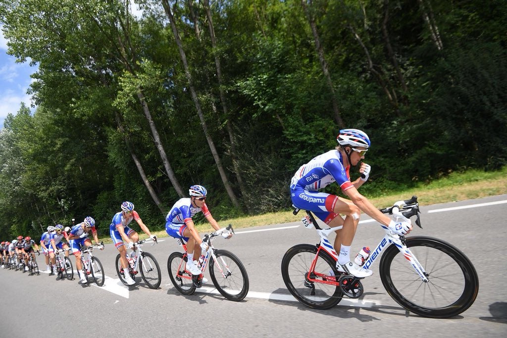 Arnaud Demare gana en el sprint de la 18ª etapa con final en Pau Arnaud Demare gana en el sprint de la 18ª etapa con final en Pau