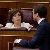 Soraya Sáenz de Santamaría y Pablo Casado en el Congreso
