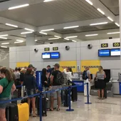 Mostrador de facturación de equipaje de Ryanair en el aeropuerto de Palma. Mostrador de facturación de equipaje de Ryanair en el aeropuerto de Palma.