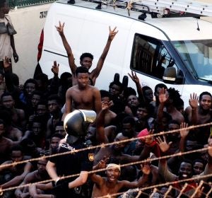 Valla fronteriza española de Ceuta con Marruecos Valla fronteriza española de Ceuta con Marruecos