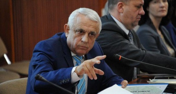 Un ministro de Rumanía desata la polémica al comparar el sacrificio de cerdos enfermos con el exterminio en Auschwitz Un ministro de Rumanía desata la polémica al comparar el sacrificio de cerdos enfermos con el exterminio en Auschwitz