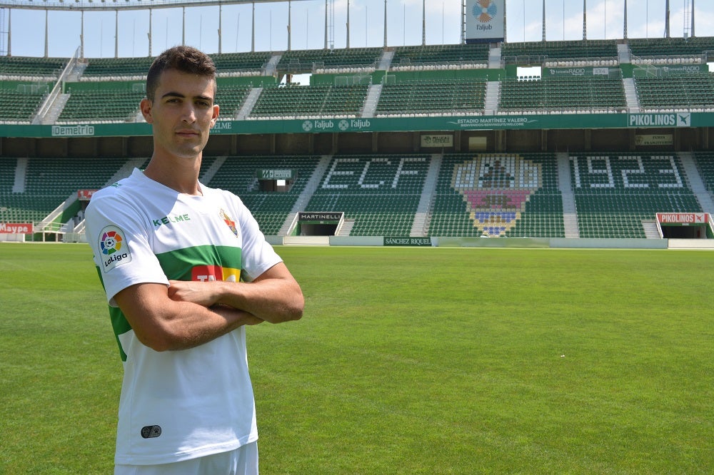 El Elche sigue con problemas para inscribir a cuatro futbolistas en LaLiga El Elche sigue con problemas para inscribir a cuatro futbolistas en LaLiga