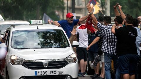 Taxistas de toda Espa&ntilde;a se manifiestan por las calles de Barcelona