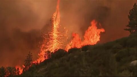 Evacuadas m&aacute;s de diez personas por los incendios en California