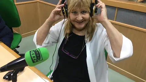 Cristina y los stop Hoy en "Cádiz en la Onda" charlamos con Cristina, del mítico grupo “Cristina y los stop”, con la cantaora María Polanco, nuestro particular cine de verano con Manuel Barea y Javier Miranda y hablamos de ciberacoso con el psicólogo José Antonio Luengo Latorre.