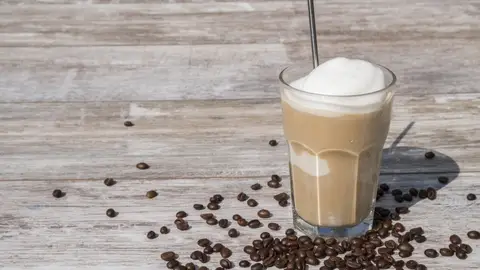 Al rico café helado... Muy rico...