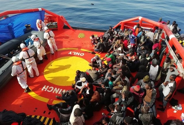 Rescatan a 245 inmigrantes de once pateras en el Estrecho de Gibraltar Rescatan a 245 inmigrantes de once pateras en el Estrecho de Gibraltar