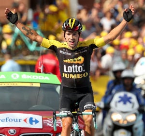 Roglic celebra su triunfo en el Tour Roglic celebra su triunfo en el Tour