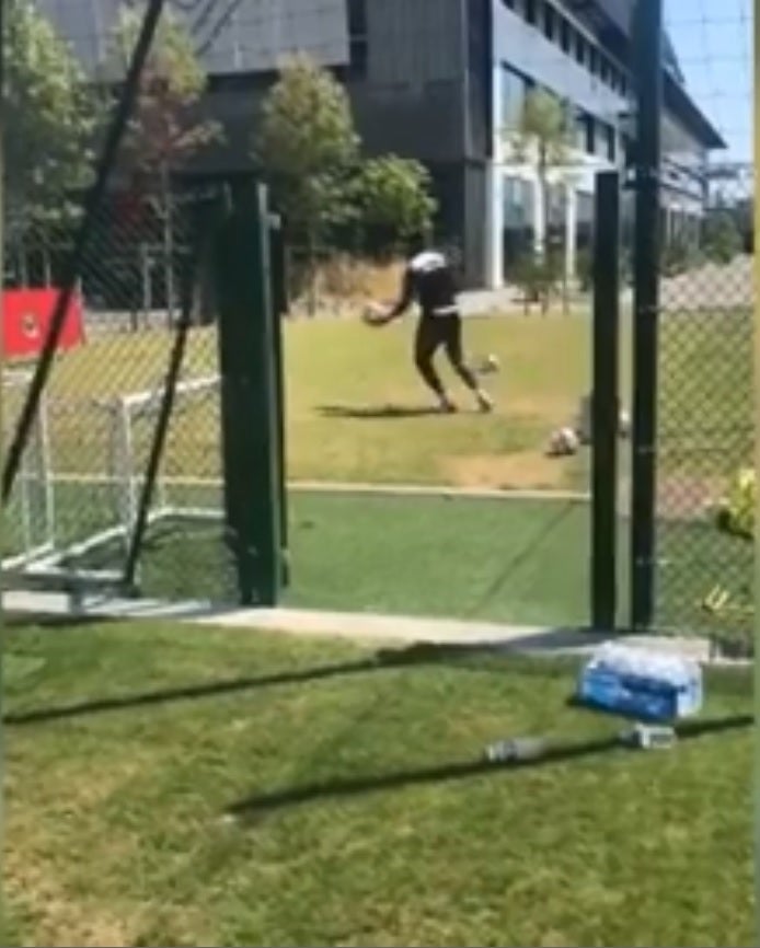 El truco imposible con el que Balotelli reta a Marcelo El truco imposible con el que Balotelli reta a Marcelo