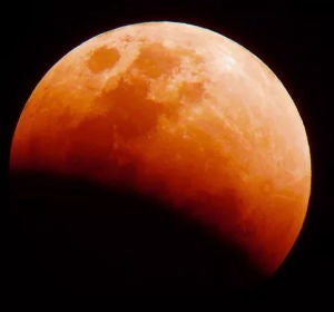 Imagen de un eclipse de luna o luna roja Imagen de un eclipse de luna o luna roja