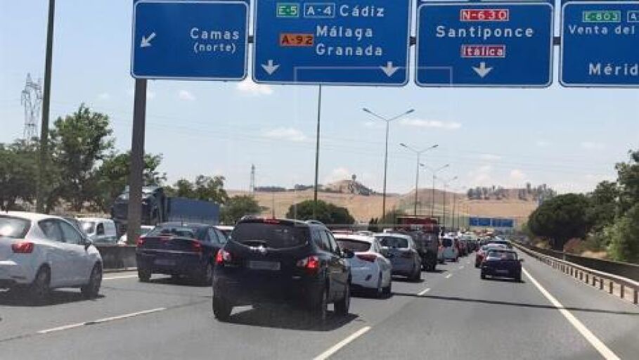 En la imagen una carretera en la operaci&oacute;n salida