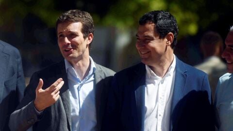 Pablo Casado en su visita a C&oacute;rdoba junto al presidente del Partido Popular en Andaluc&iacute;a, Juanma Moreno
