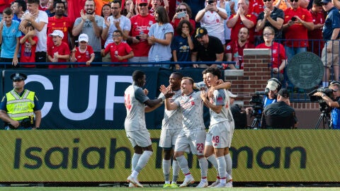 El Liverpool celebra un gol