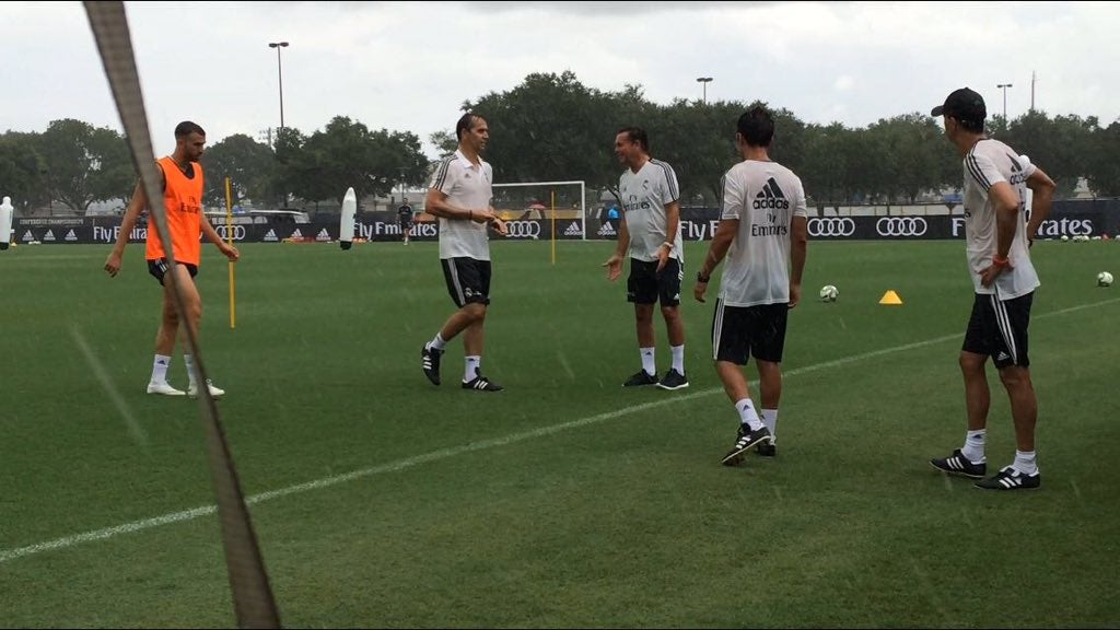 El Real Madrid, obligado a suspender el entrenamiento en Miami por una tormenta tropical El Real Madrid, obligado a suspender el entrenamiento en Miami por una tormenta tropical
