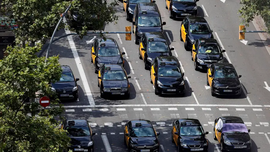 Taxis parados en Barcelona Taxis parados en Barcelona