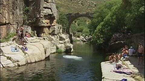 Las piscinas naturales, la mejor opci&oacute;n para pasar el verano en el interior