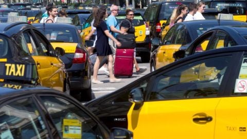 laSexta Noticias Fin de Semana (29-07-18) La protesta de taxis se extiende a toda Espa&ntilde;a: huelga indefinida hasta que se regulen los VTC