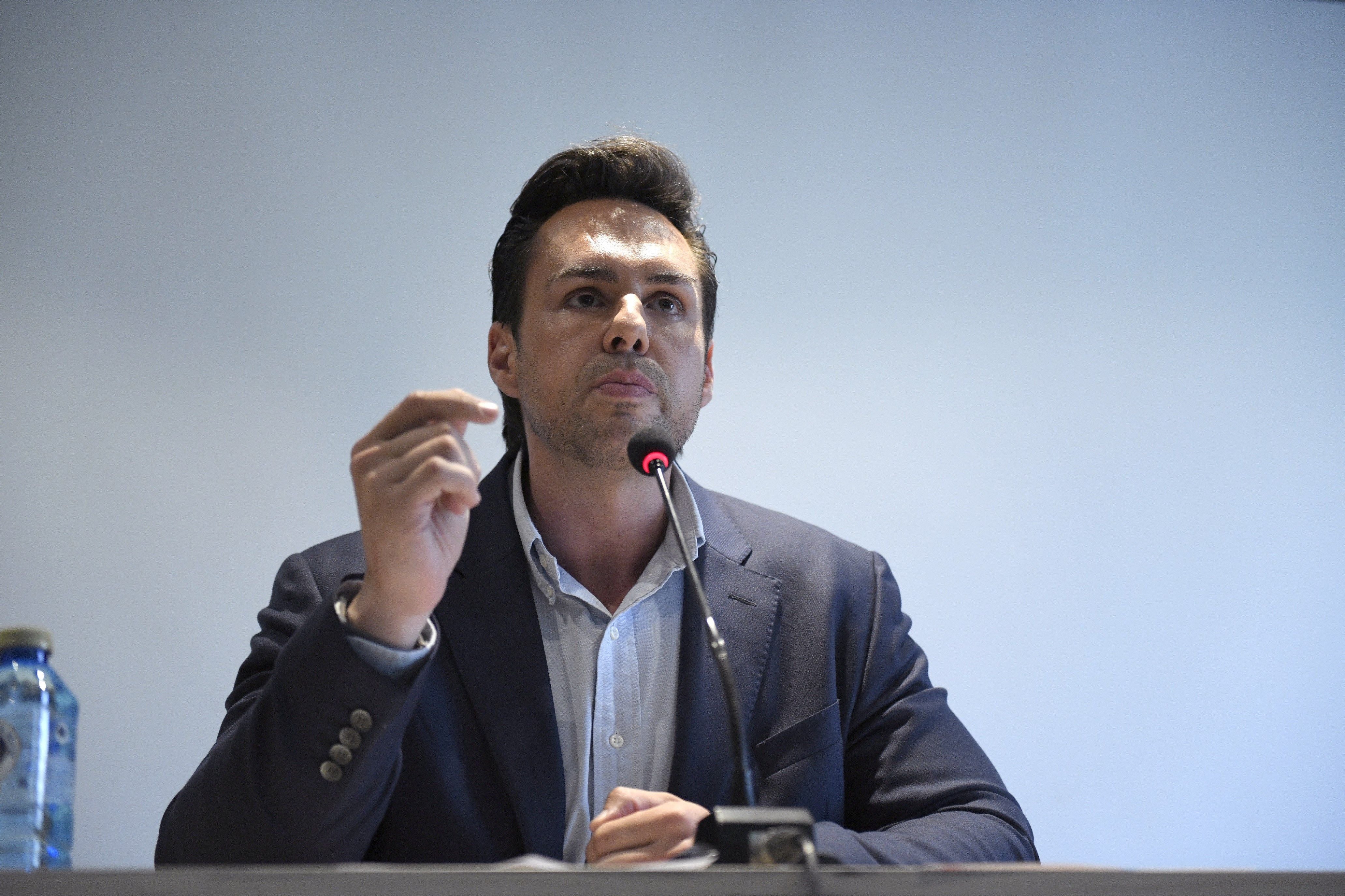 La patronal del sector VTC acepta participar en nuevo marco de diálogo con el taxi en septiembre La patronal del sector VTC acepta participar en nuevo marco de diálogo con el taxi en septiembre