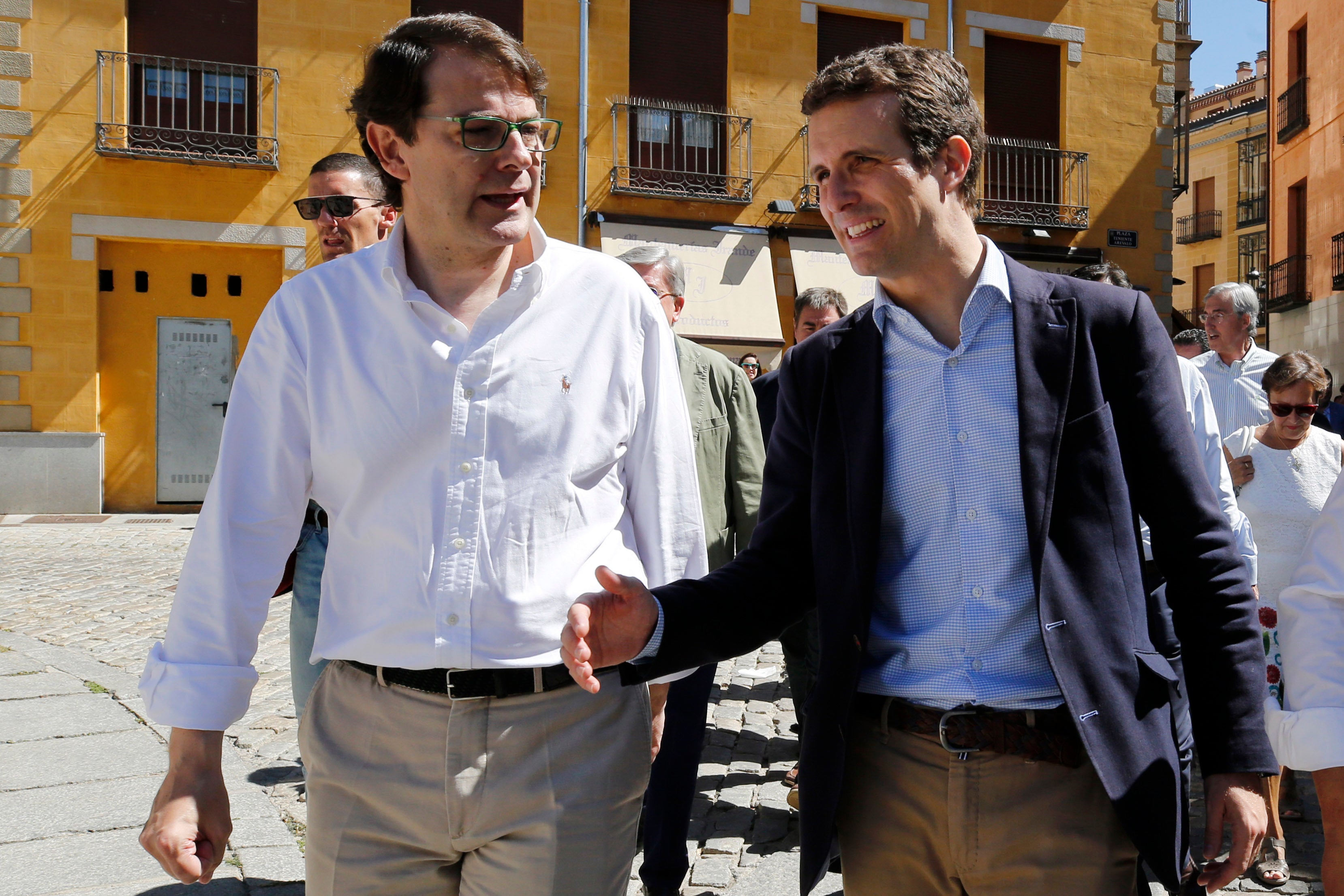 Casado traslada el respaldo de la dirección nacional a Fernández Mañueco Casado traslada el respaldo de la dirección nacional a Fernández Mañueco