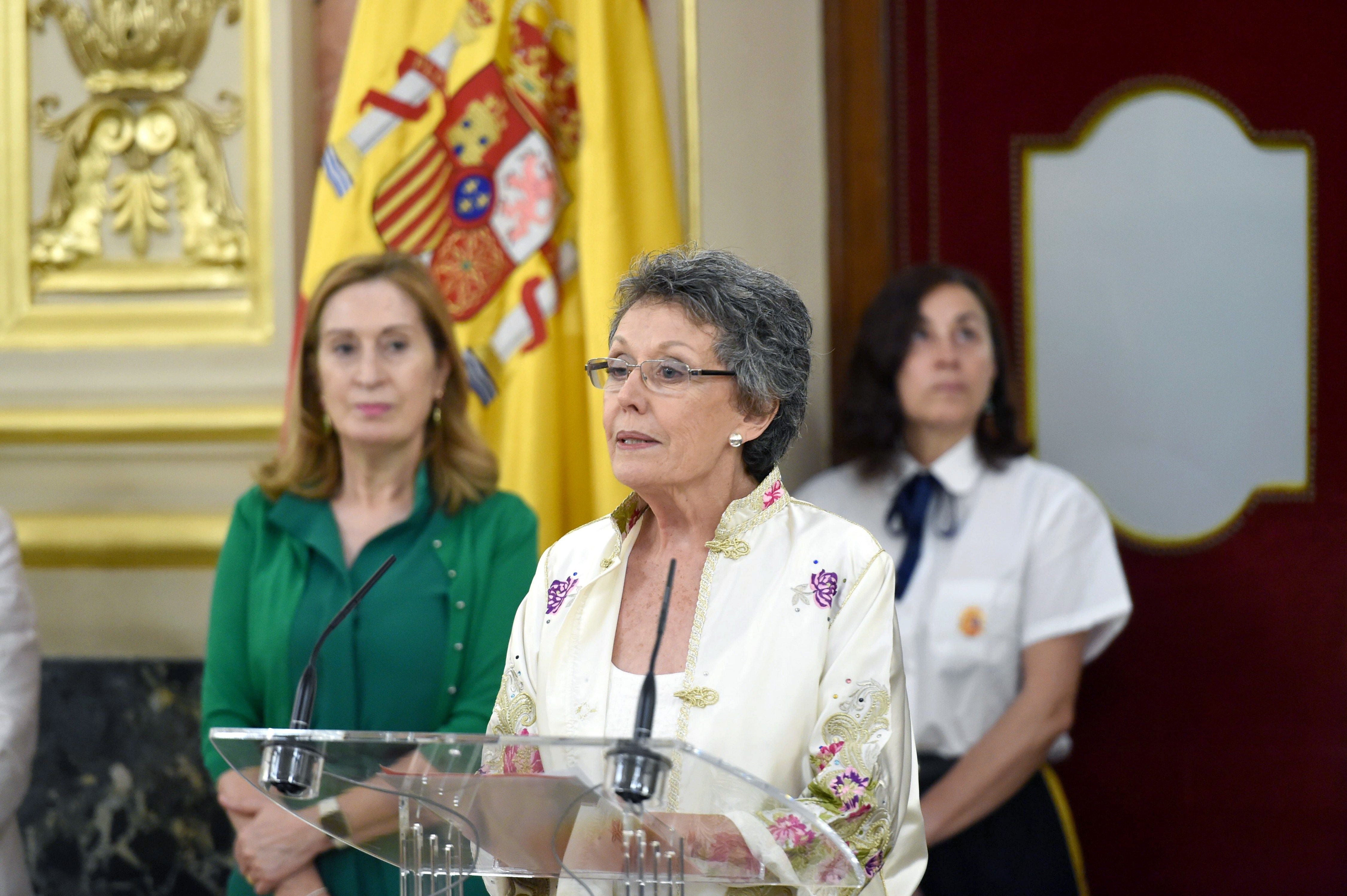 Rosa María Mateo promete en el Congreso su cargo en RTVE y se compromete a recuperar la credibilidad Rosa María Mateo promete en el Congreso su cargo en RTVE y se compromete a recuperar la credibilidad