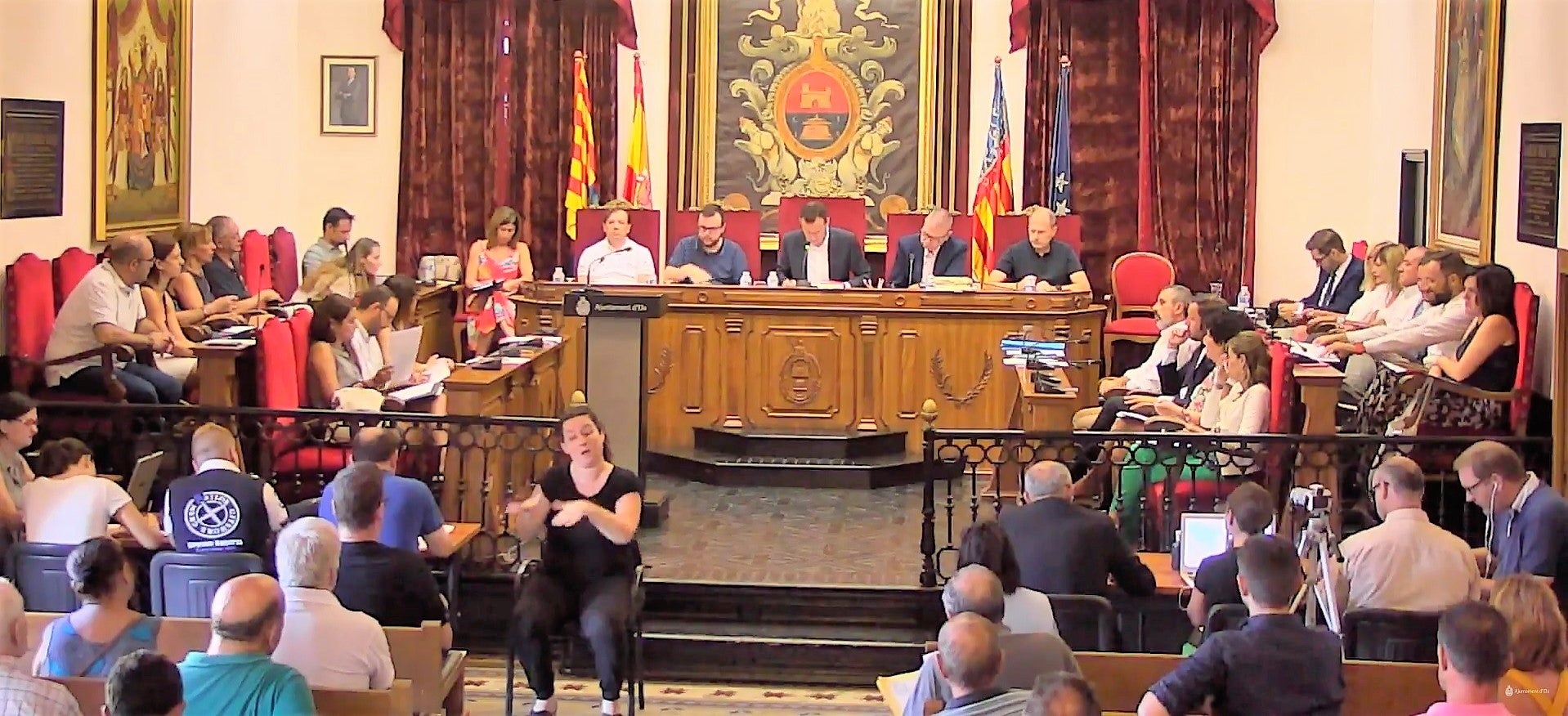 Elche acuerda una declaración institucional pidiendo al Gobierno central un plan contra la explotación laboral y la precariedad en el sector del calzado Elche acuerda una declaración institucional pidiendo al Gobierno central un plan contra la explotación laboral y la precariedad en el sector del calzado