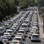 laSexta Noticias 14:00 (30-07-18) Los taxistas cortan la Castellana en Madrid y la Gran Vía en Barcelona en el marco de una huelga que se extiende por toda España