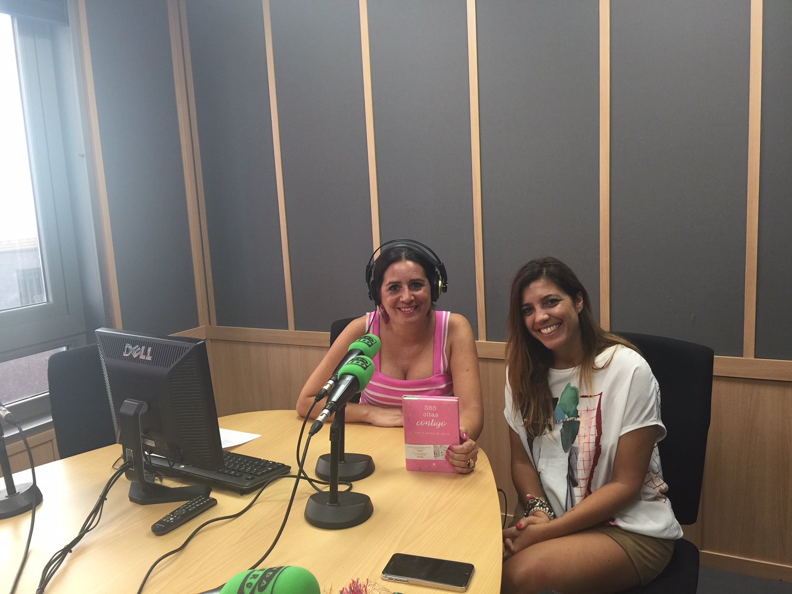 Entrevista con Laura Chica, escritora y coach Entrevista con Laura Chica, escritora y coach