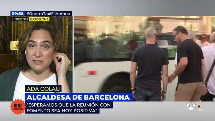 Ada Colau, sobre la huelga de taxistas: "Fomento tiene en su mano buscar una solución al conflicto" Ada Colau, sobre la huelga de taxistas: "Fomento tiene en su mano buscar una solución al conflicto"