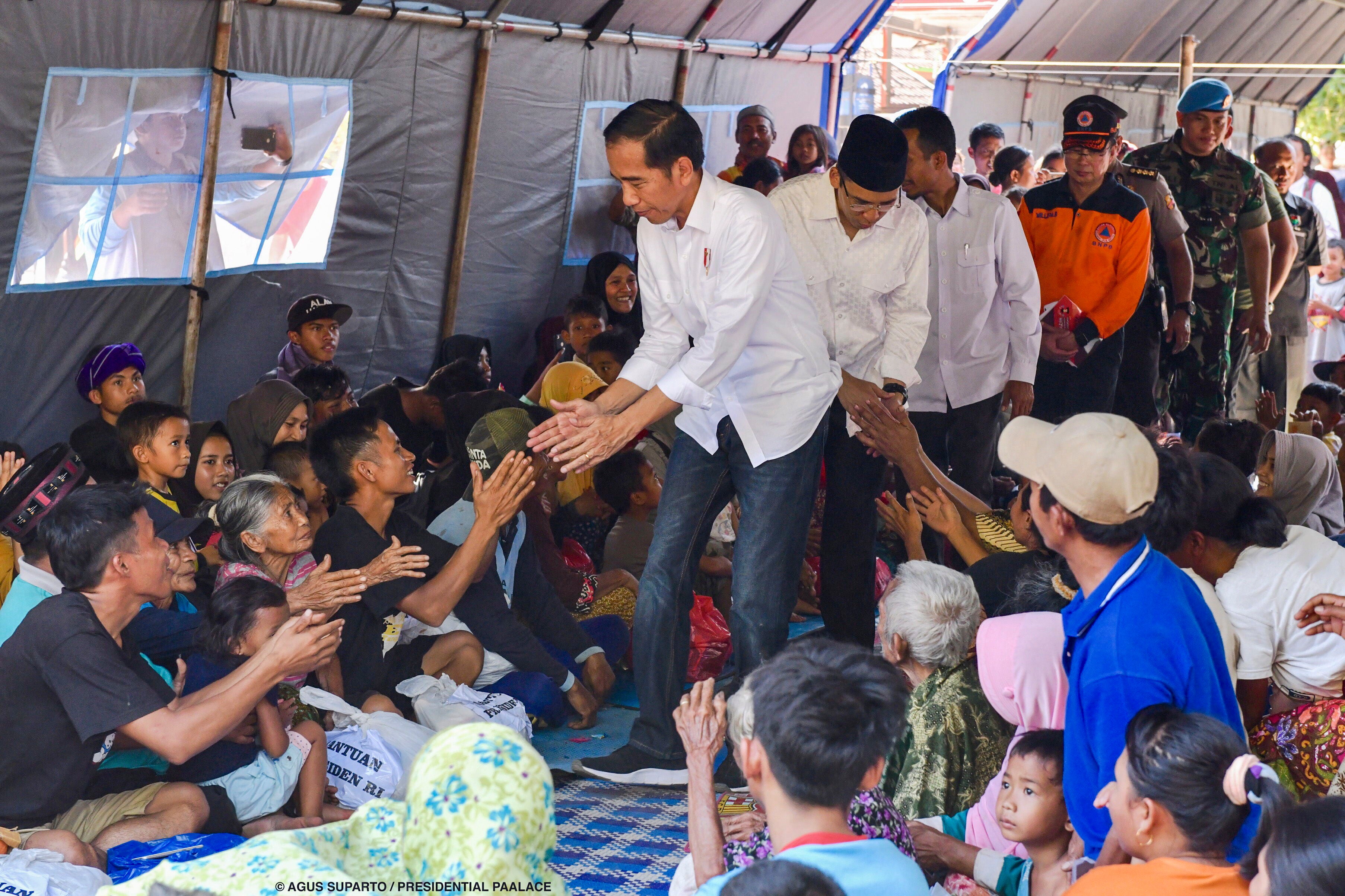 Cinco españoles a salvo tras la evacuación completa del volcán Rianjani, en Indonesia Cinco españoles a salvo tras la evacuación completa del volcán Rianjani, en Indonesia