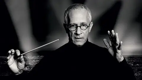El compositor James Newton Howard El compositor James Newton Howard