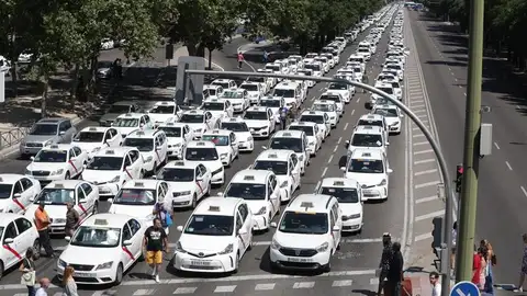 Los taxis paran el Paseo de la Castellana Los taxis paran el Paseo de la Castellana