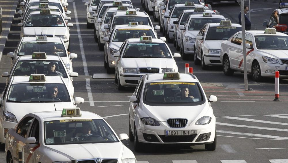 La tertulia: ¿Está justificada la huelga de taxis? La tertulia: ¿Está justificada la huelga de taxis?