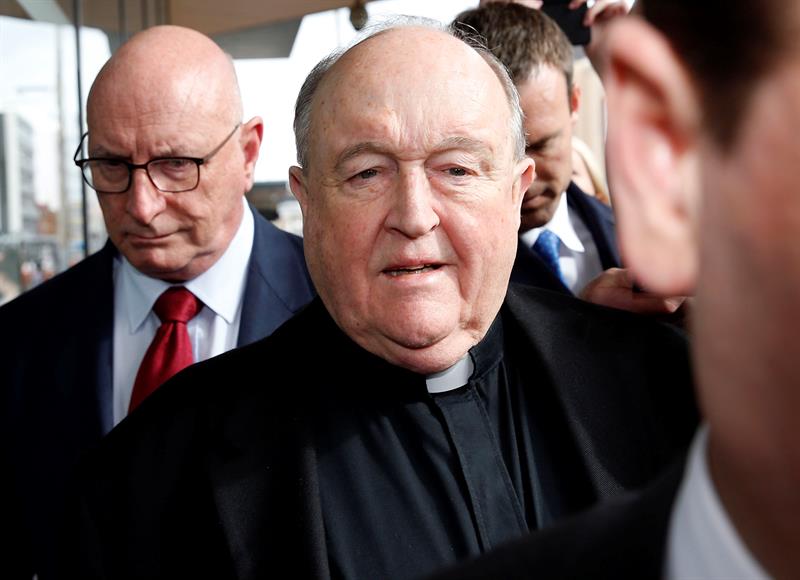 El exarzobispo australiano cumplirá su sentencia por encubrir caos de pederastia bajo arresto domiciliario El exarzobispo australiano cumplirá su sentencia por encubrir caos de pederastia bajo arresto domiciliario