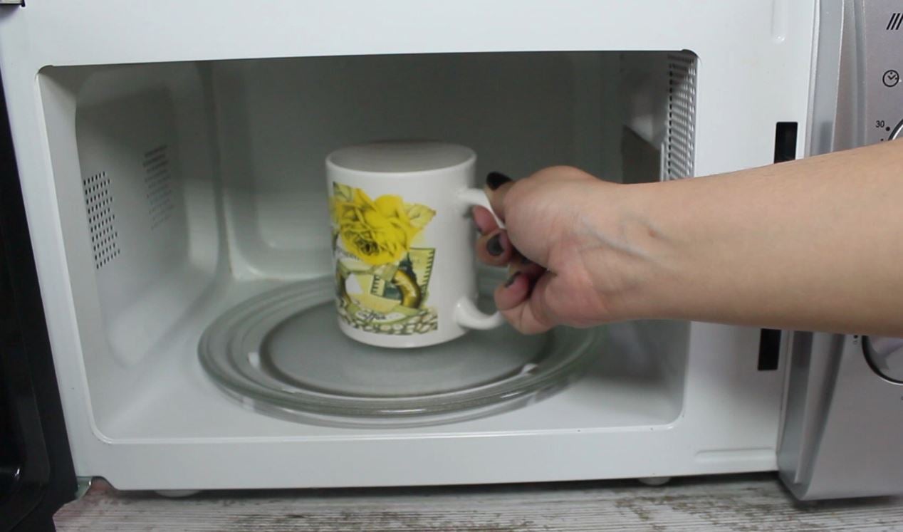 El truco para limpiar el microondas sin productos químicos en 1 minuto El truco para limpiar el microondas sin productos químicos en 1 minuto