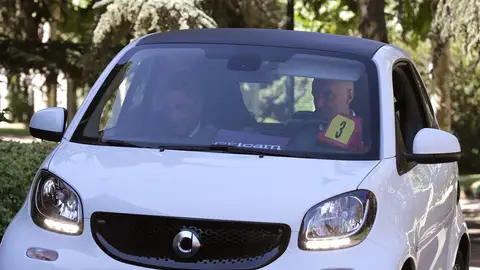 Imagen del coche en el que Revilla llega a Moncloa Imagen del coche en el que Revilla llega a Moncloa
