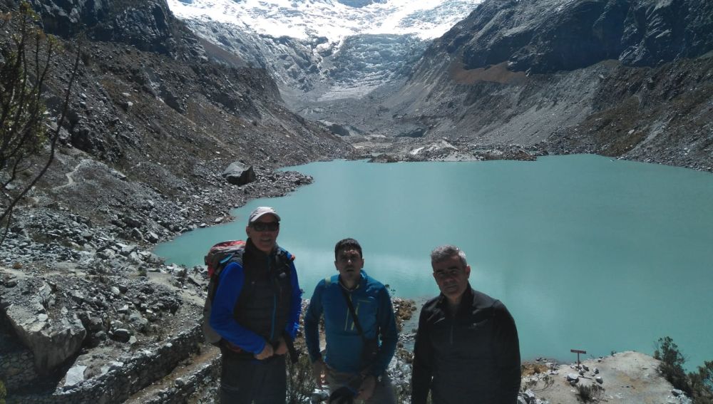 El equipo de alpinistas ilicitanos en su expedición en Los Andes.