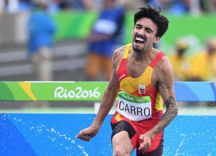 Fernando Carro se entera en directo en El Transistor que finalmente es subcampeón de Europa en el 3.000m Fernando Carro se entera en directo en El Transistor que finalmente es subcampeón de Europa en el 3.000m