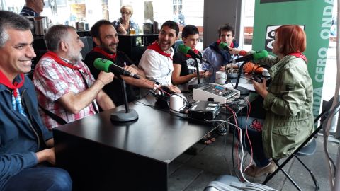 Los concejales del ayuntamiento de Vitoria en Euskadi en la onda 