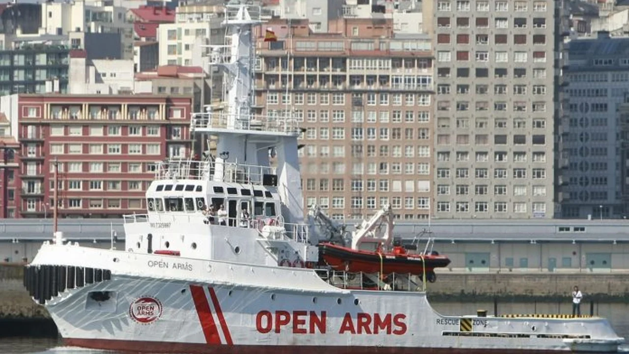 Barco Open Arms