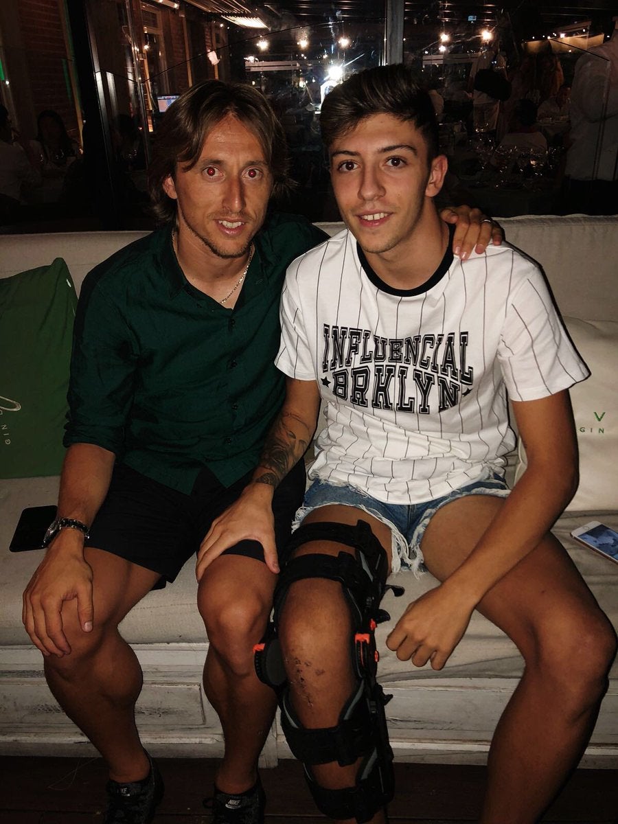 El detalle de Modric con Gelabert, canterano del Madrid: "Una gran persona fuera del campo" El detalle de Modric con Gelabert, canterano del Madrid: "Una gran persona fuera del campo"