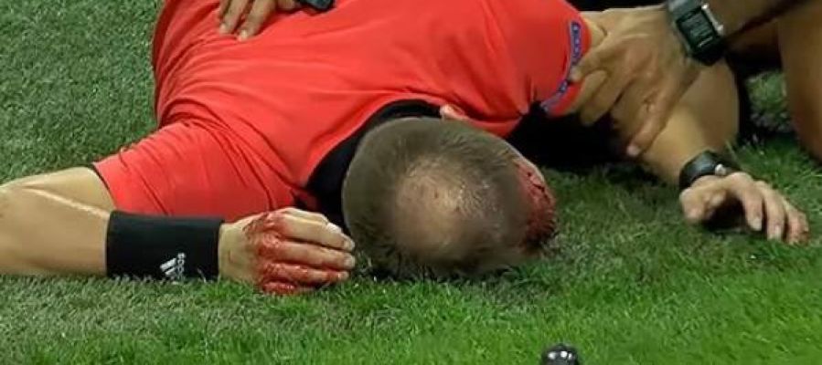 Terrible agresión en la Europa League Terrible agresión en la Europa League