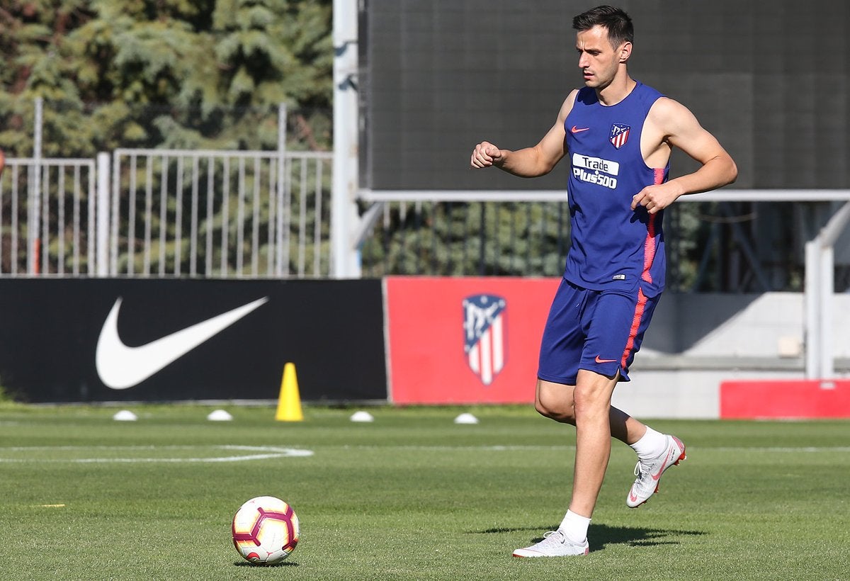 Kalinic llevará el '9' del Atleti: "Estoy feliz de poder entrenar al lado de jugadores y de un entrenador 'top'" Kalinic llevará el '9' del Atleti: "Estoy feliz de poder entrenar al lado de jugadores y de un entrenador 'top'"