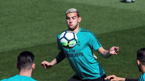 Theo en un entrenamiento con el Real Madrid