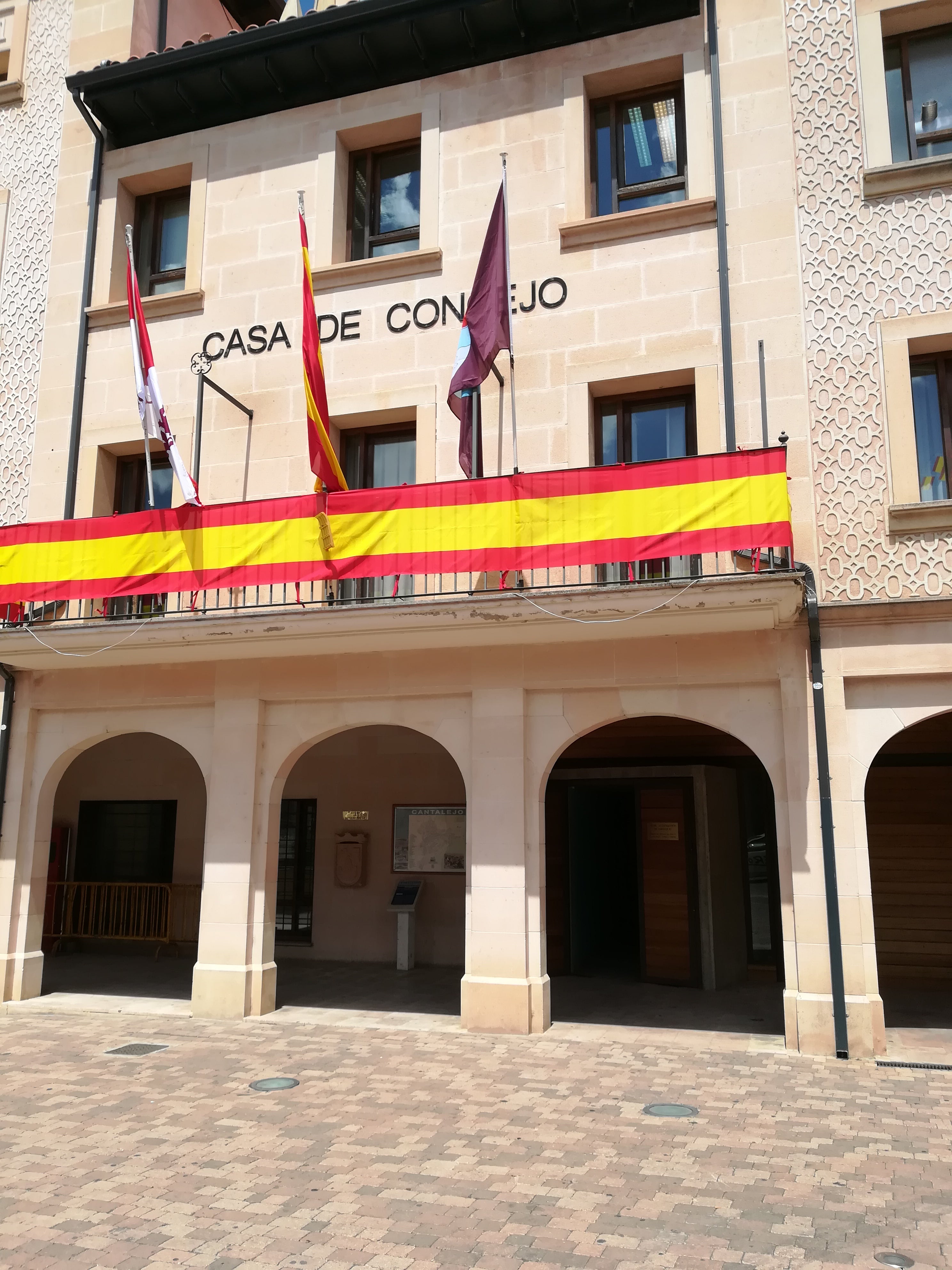 Cantalejo vuelve a la normalidad y el Ayuntamiento agradece a los ciudadanos su responsabilidad Cantalejo vuelve a la normalidad y el Ayuntamiento agradece a los ciudadanos su responsabilidad