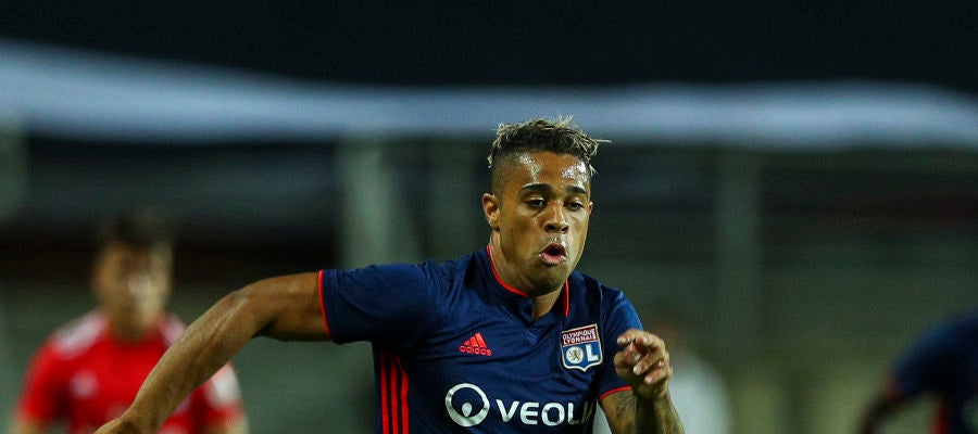 Mariano Díaz en un partido con el Lyon Mariano Díaz en un partido con el Lyon