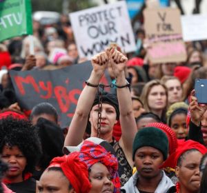 Miles de mujeres protestan contra la violencia de género en Sudáfrica Miles de mujeres protestan contra la violencia de género en Sudáfrica