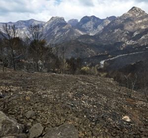 Imagen del incendio controlado en Llutxent Imagen del incendio controlado en Llutxent