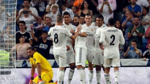 Los jugadores del Real Madrid celebran un gol